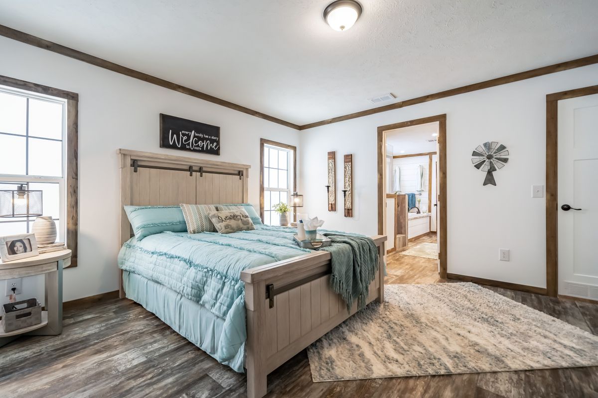 American Farm House / The Emma Jean 73AFH32724AH by Clayton Homes of